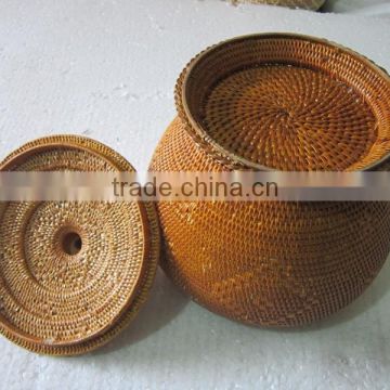 Rattan tea pot suitable for cool temperation
