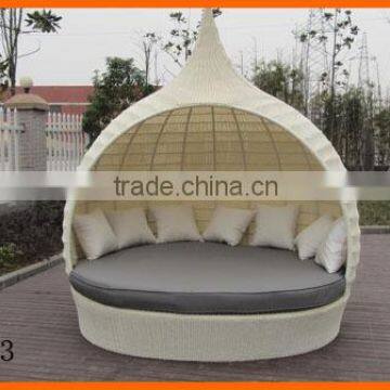 Rattan Outdoor Round Sunbed Garden Use