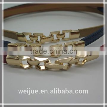 Shiny adjustable leather belt with short chain for women