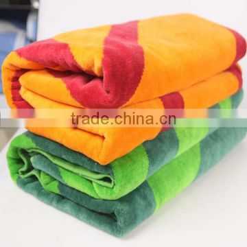 high quality yarn-dyed beach towel with pocket