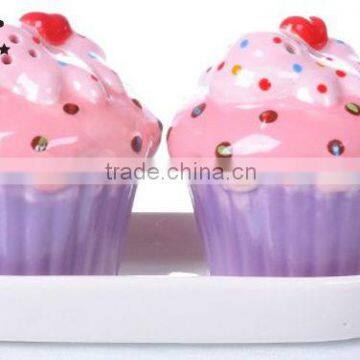 dolomite cute handpaint cupcake salt and pepper shaker