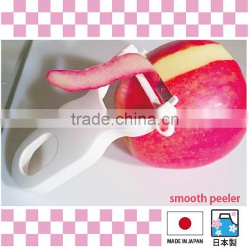 Easy to grip hygienic Japanese peeler with compact design