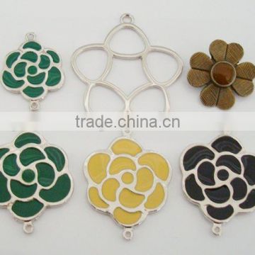 flower shape pendant with small and big size