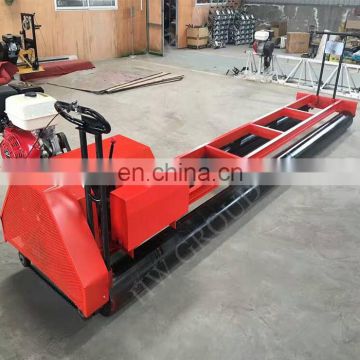 Four-roll type concrete pavement paving leveling machine for road construction