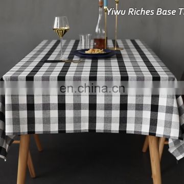 2019 Amazon hot-selling rectangular white and black woven buffalo plaid tablecloth for home