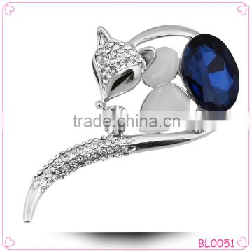 2015 New fashion magnetic crystal fox fancy safety wedding diamond brooch pin