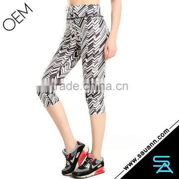 Geometric Print Leggings Capri Yoga Pants Athletic Apparel