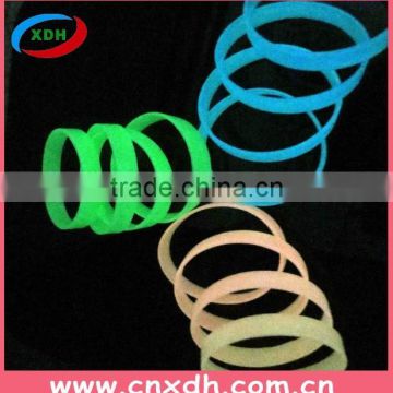 China supplier selling silicone bracelet glow in the dark wristband