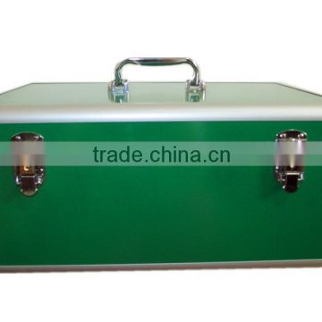 protable carrying green aluminum frist aid box with new design