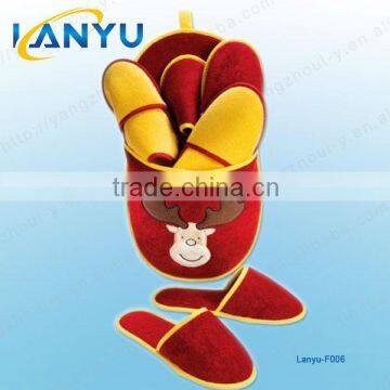 Lanyu-F006 the most popular indoor slippers sets with deer embroidery,Christmas guest slippers