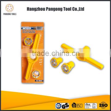 Adjustable hand tool kit pipe threading set