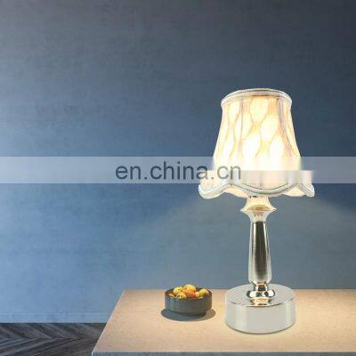 2020 Idea Cloth Lamp shade Modern Hotel Aluminium Bedside Lamps