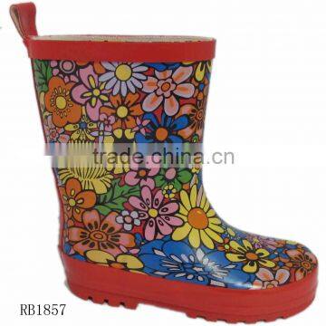 2013 kids' hot red rubber rain boots with different flowers pattern