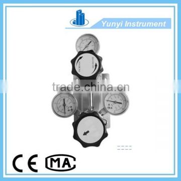 Gas cylinders switching device pressure regulation valve