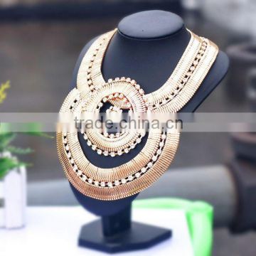 Circular multilayer big diamond necklace chain, and the Arab style