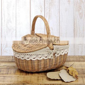 Newly woven lunch basket with lid and lining