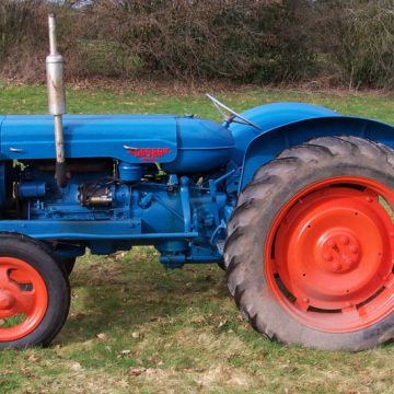 4 Wheel Agricultural Farm Tractor 60HP WHEELED 48KW