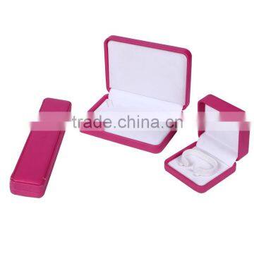 Pink high grade jewelry packaging hard plastic box