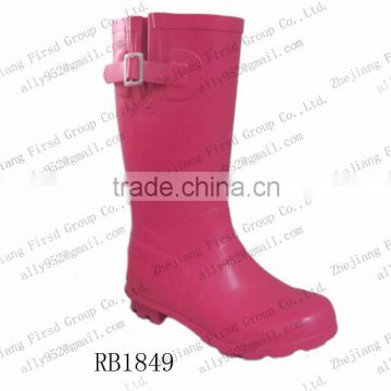 2013 kids' pink rubber rain boots with buckle design