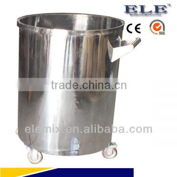 Movable liquid container