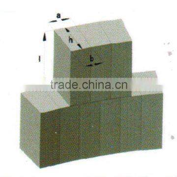 Refractory aluminum magnesia carbon brick