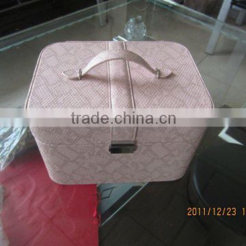 beautiful leather cosmetic storage case