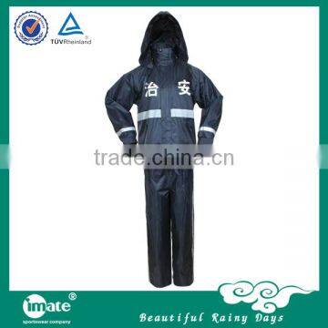 Fashional designed polyester pvc rainsuit with sleeves