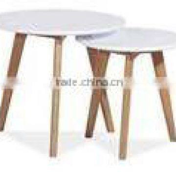 tables with round top made of mdf and wooden frames or plates