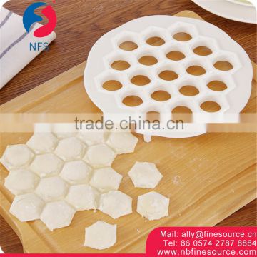 Hexagonal Kitchen Tool DIY Momo Dumpling Mould Plastic Home Dumpling Maker