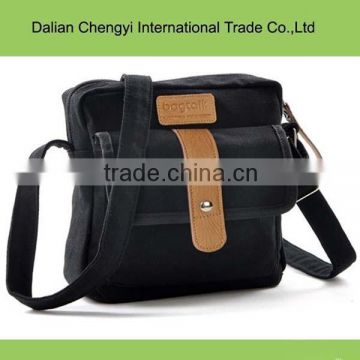 Factory OEM canvas travel sport shoulder bag with main compartment