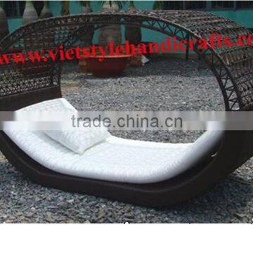 VSH-PF615	Daybed with water resistant cushion