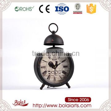 Low cost high quality antique rust design novelty rooster souvenir gift clock