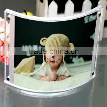hot sale factory price acrylic curved photo frames for gift