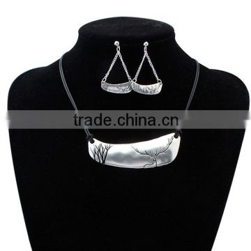 China factory direct 2016 new fashion letter merry christmas necklace and earring or bracelet set with deer pattern
