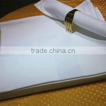 High quality factory direct price white piping dinner napkin