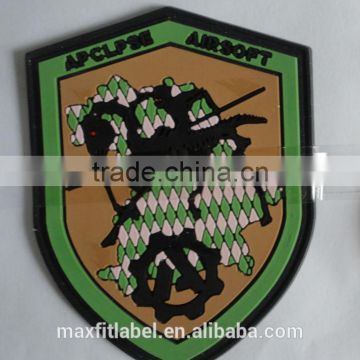 2016 china cheap high quality custom rubber badge