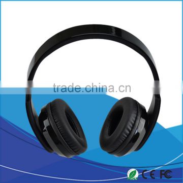 Black wireless earbud headphones bluetooth earbud with earbud case