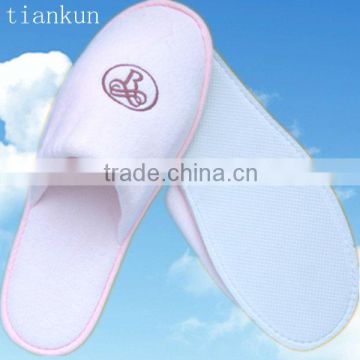 Pink slippers, high-grade hotel slippers