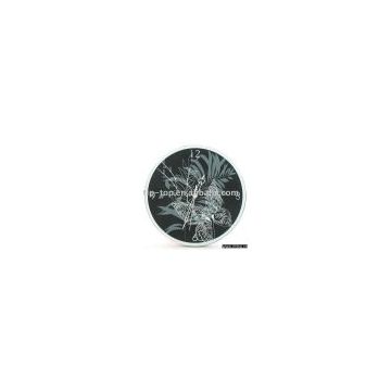 BLACK AND WHITE WALL CLOCK