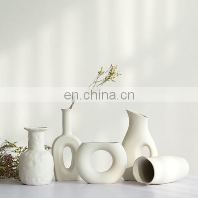 Drop Shipping Modern Decorative Handmade Art Porcelain Matte White Ceramic Pot Irregular Flower Vase Nordic INS Style