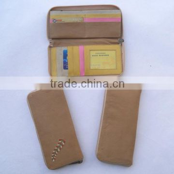 Wholesale Good Quality Genuine Leather Women's Travel Wallets with Fine Embroidery