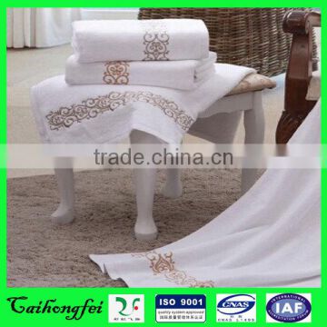 Embroidered cheap wholesale hotel and spa cotton bath towel