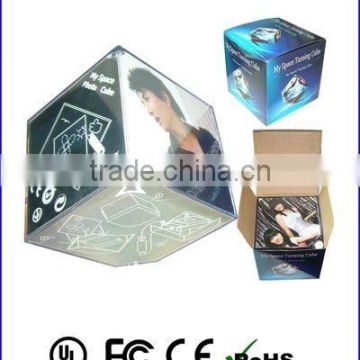 Magnetically Suspended Floating Photo Cube