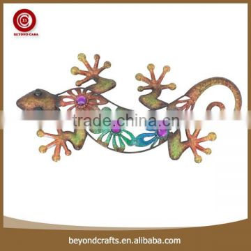 Colorful lizard shaped interior wall decoration