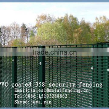 Border protective PVC coated & hot dip galvanized 8 guage wire 1/2"x3" mesh count welded mesh fence panel with H supporting post