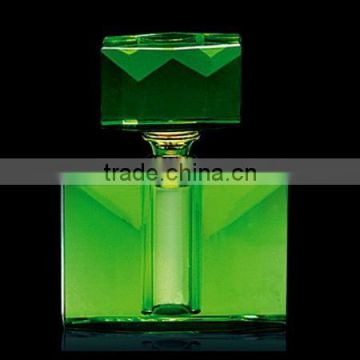 2016 Wholesale elegant design green color crystal perfume bottle