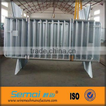 Good quality factory low price galvanized plastic temporary fence block