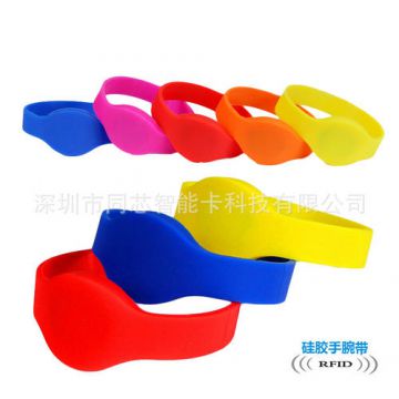 2023 high quality RFID silicone waterproof bracelet RFID wristband factory