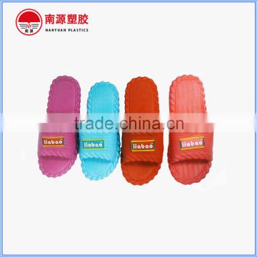 Soft sole light indoor slippers customized