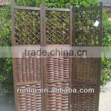 Small portable garden fence screens